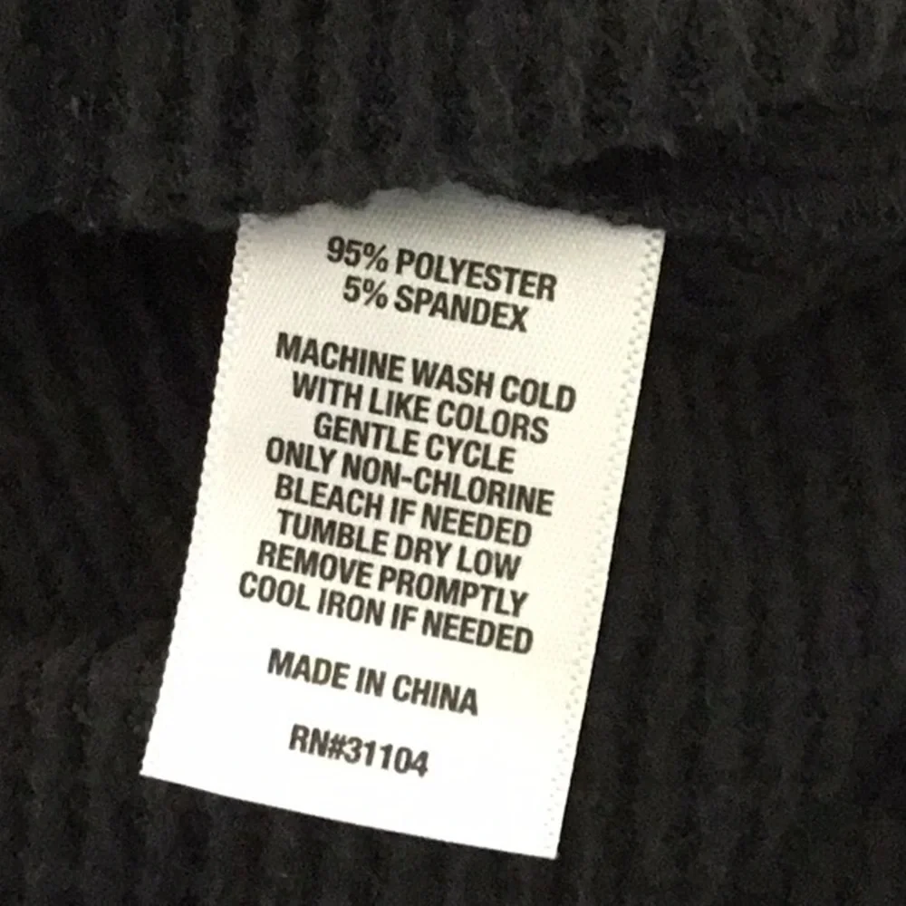 Belk Wonderly, Woman’s Black V-Neck Waffle Knit Long Sleeve Relaxed Fit Tunic. - Picture 6 of 8